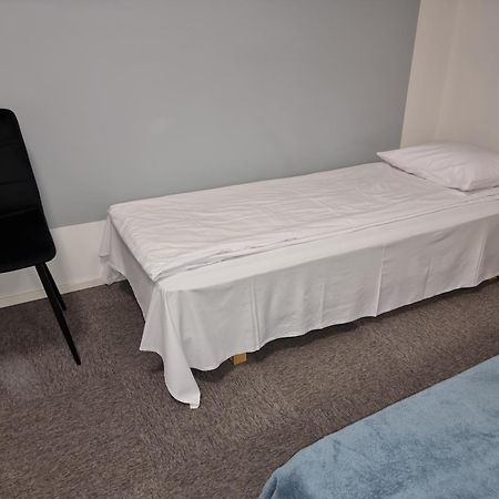Room Near City Center Harbour Tallinn Bagian luar foto