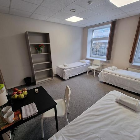 Room Near City Center Harbour Tallinn Bagian luar foto