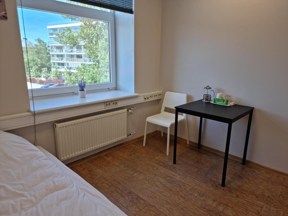 Room Near City Center Harbour Tallinn Bagian luar foto
