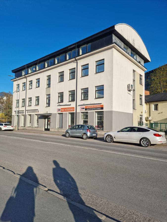 Room Near City Center Harbour Tallinn Bagian luar foto