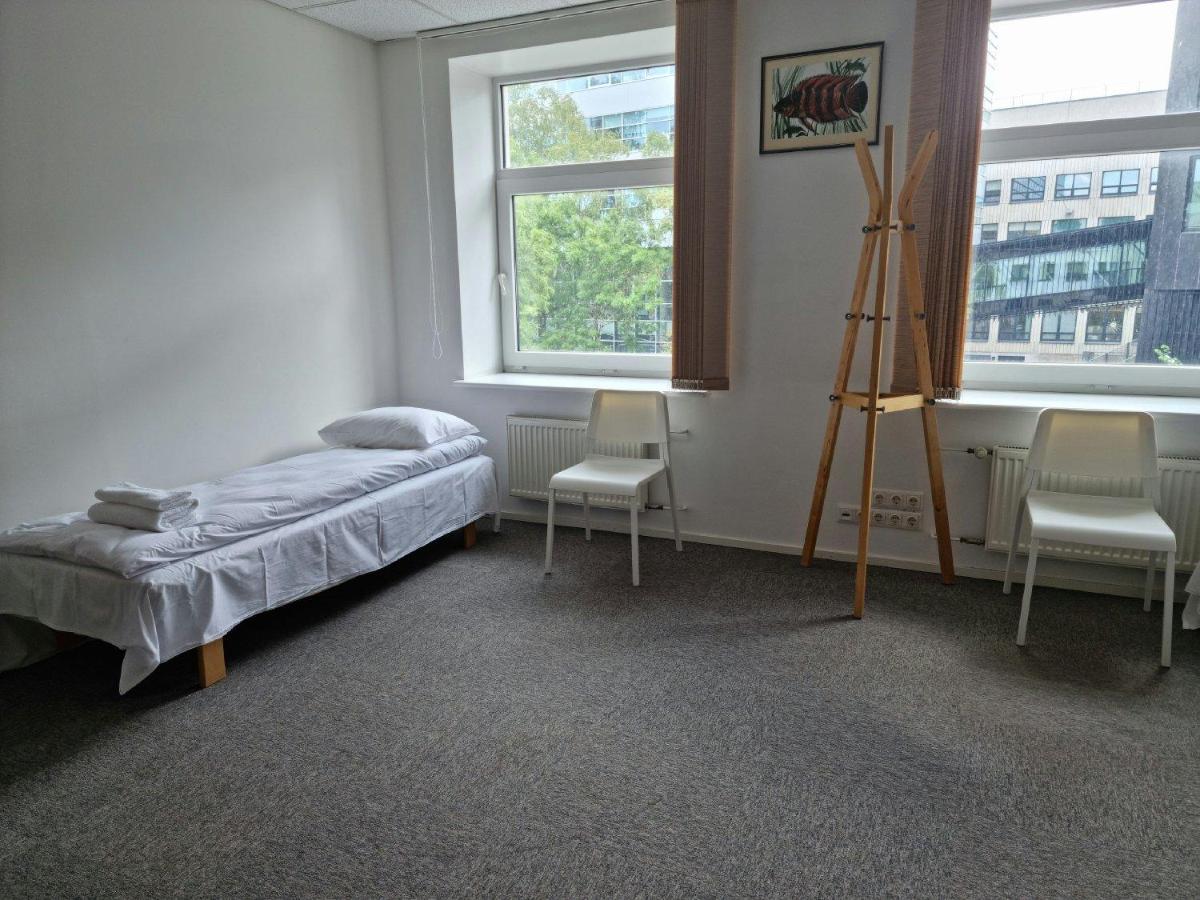 Room Near City Center Harbour Tallinn Bagian luar foto