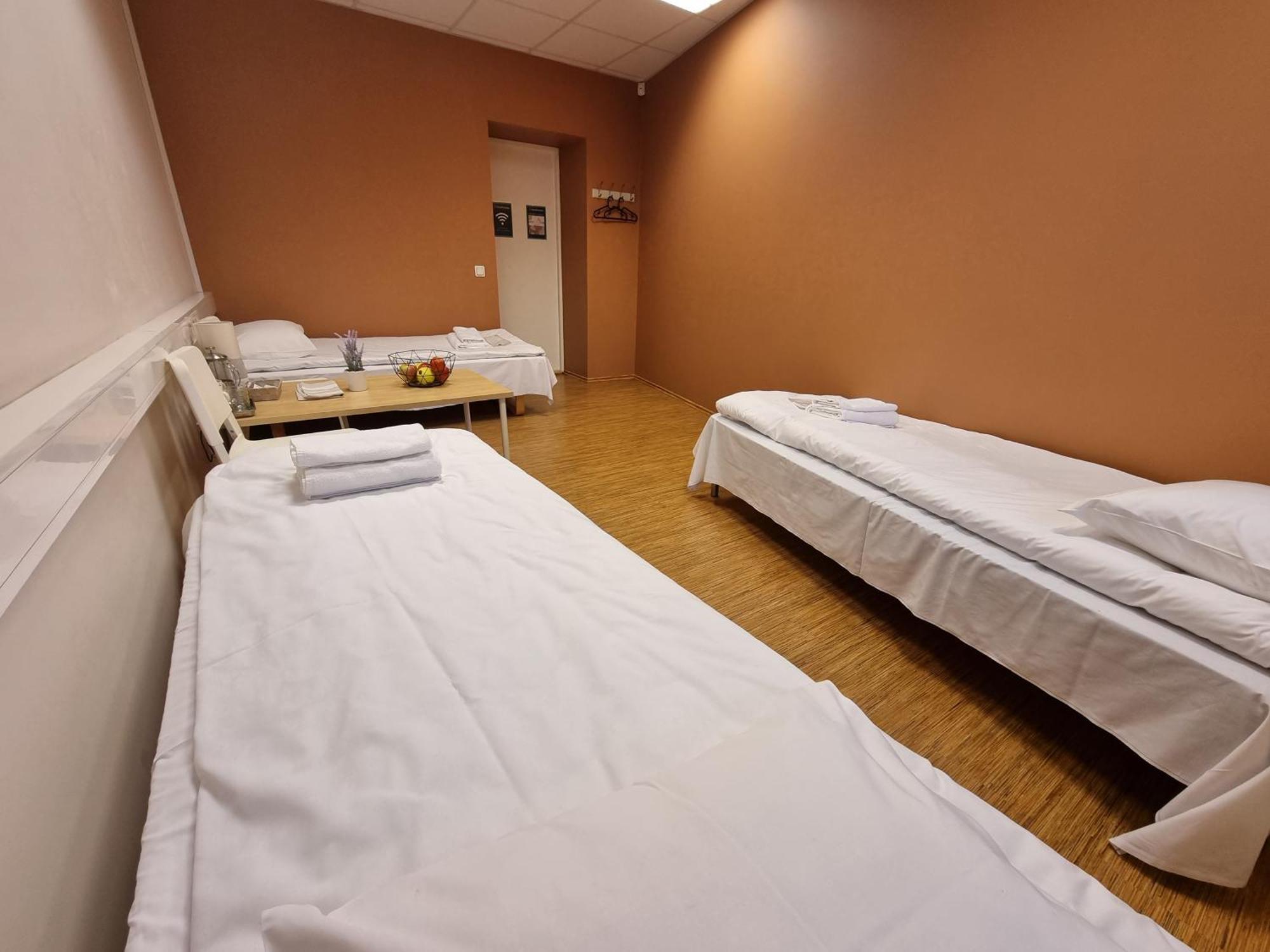 Room Near City Center Harbour Tallinn Bagian luar foto