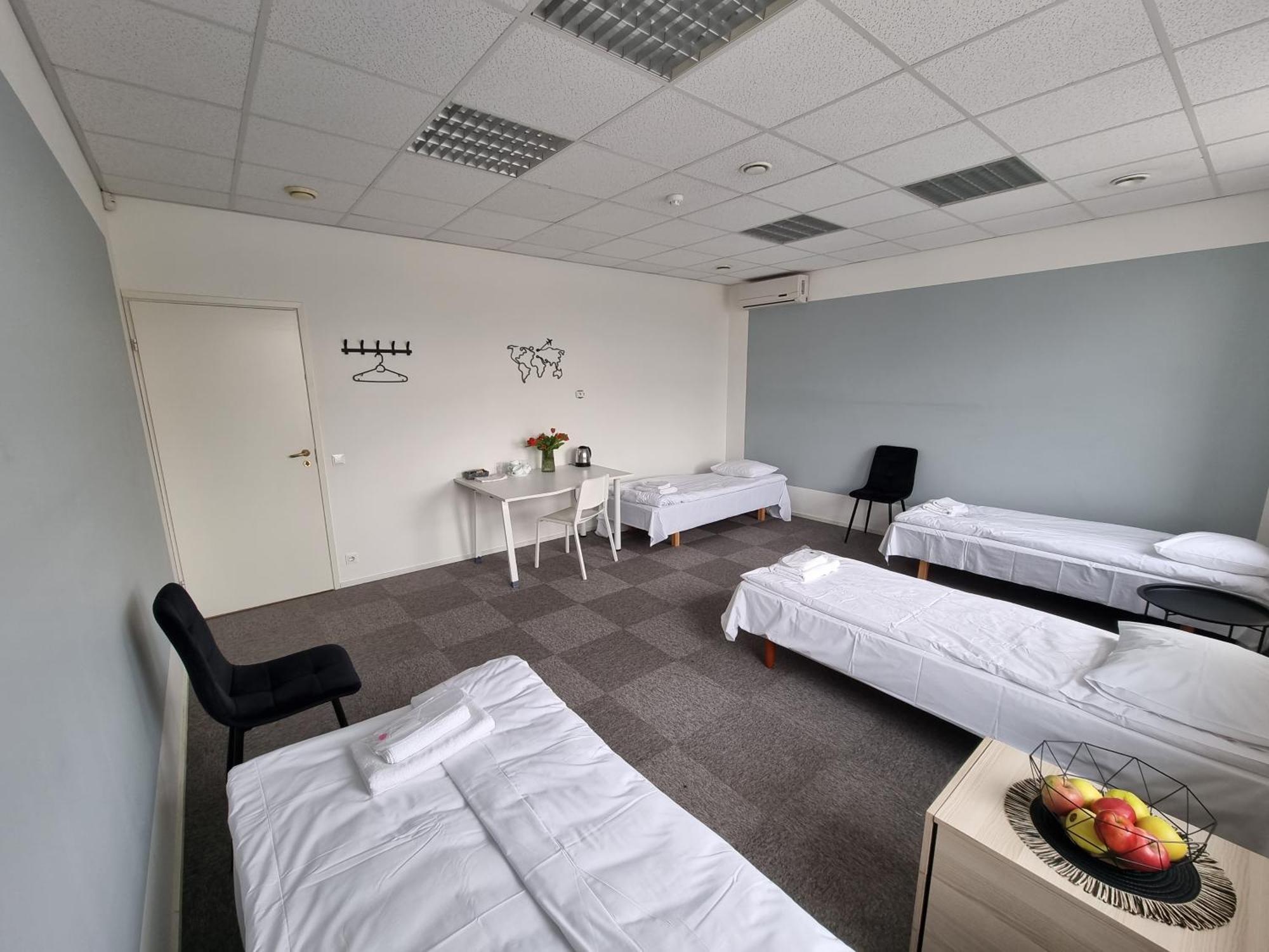 Room Near City Center Harbour Tallinn Bagian luar foto