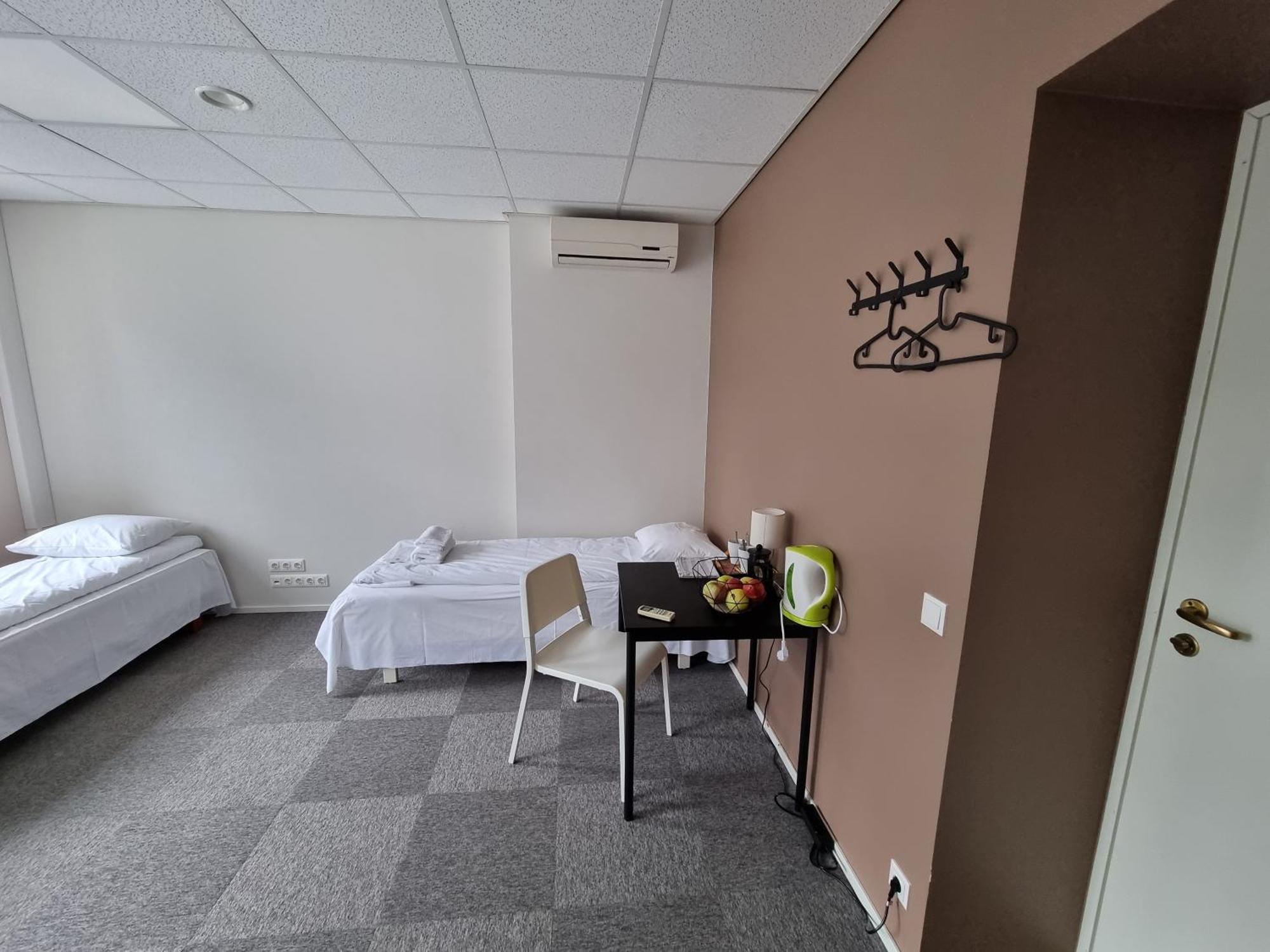 Room Near City Center Harbour Tallinn Bagian luar foto