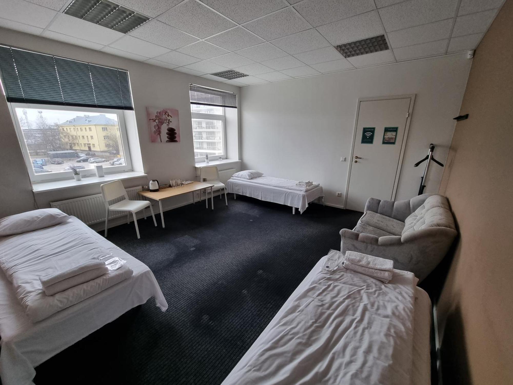 Room Near City Center Harbour Tallinn Bagian luar foto